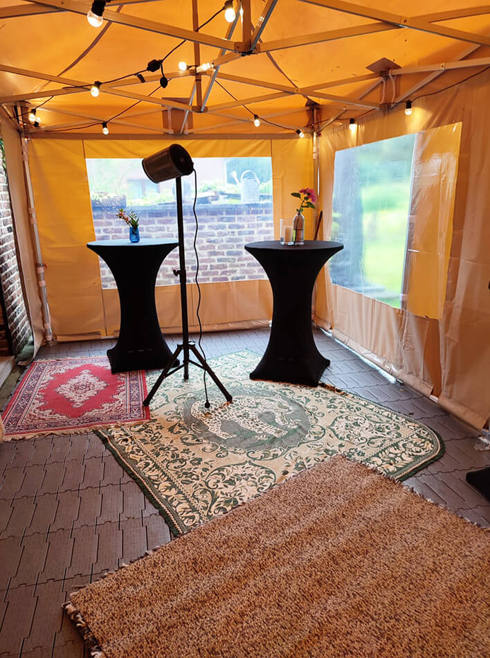 Sol PVC sous tonnelle mariage - Les Bons Moments Grand-Rechain